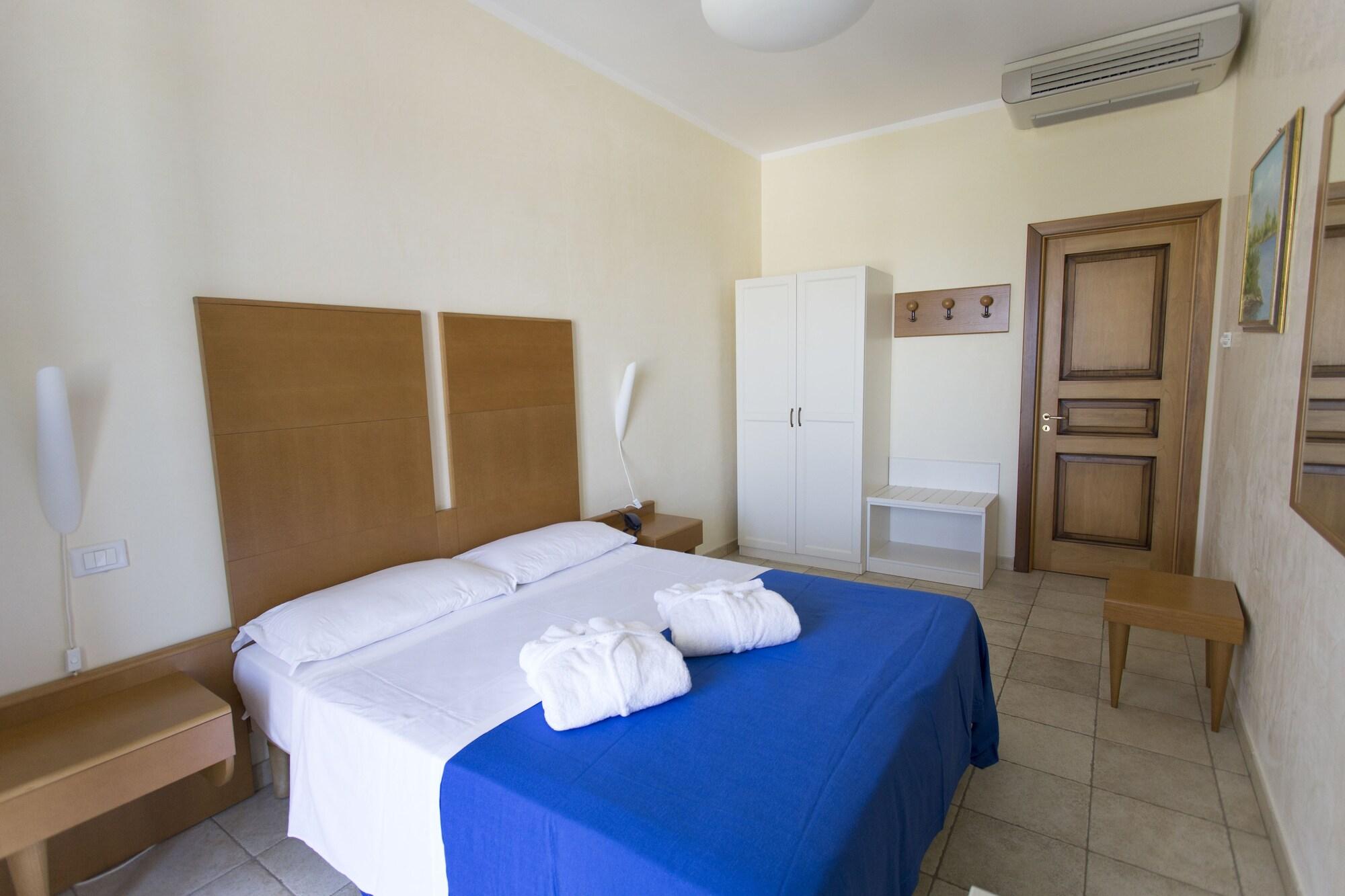 Hotel Resort Portoselvaggio Sant Isidoro  Esterno foto